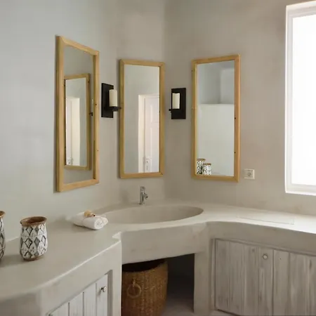 Divine - 10 Bedrooms In Ornos, Tennis Court Villa Ornos (Mykonos)