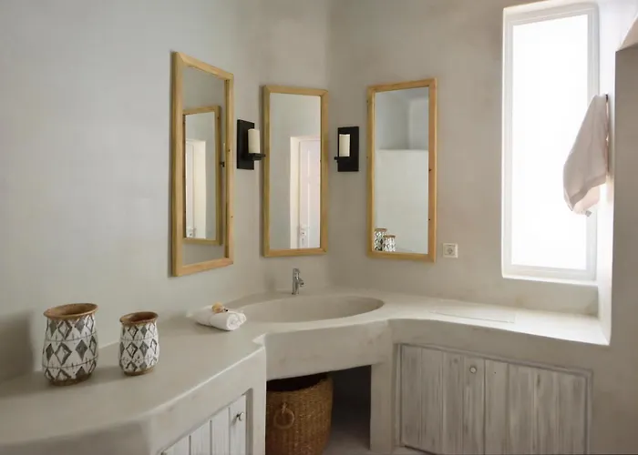 Divine - 10 Bedrooms In Ornos, Tennis Court Villa Ornos (Mykonos)