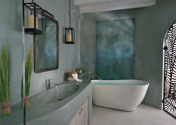 Divine - 10 Bedrooms In Ornos, Tennis Court 빌라