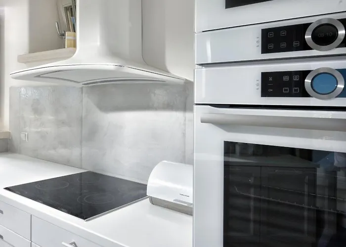 Divine - 10 Bedrooms In Ornos, Tennis Court 오르노스