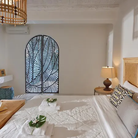 Divine - 10 Bedrooms In Ornos, Tennis Court Villa Ornos (Mykonos)